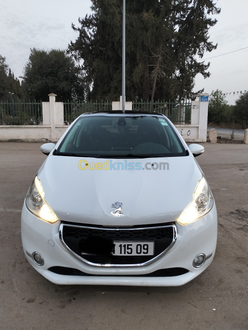 Peugeot 208 2015 Allure