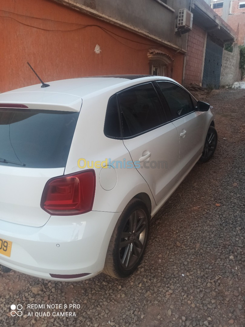 Volkswagen Polo 2016 lacarat plus