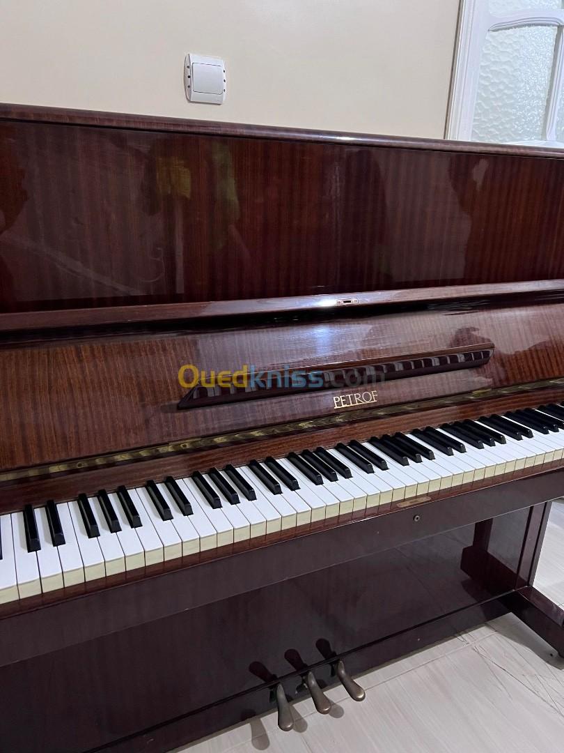 Piano  petrof a vendre