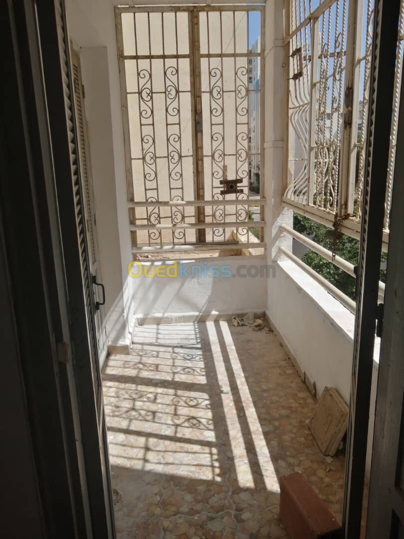 Location Appartement F4 Alger Hraoua