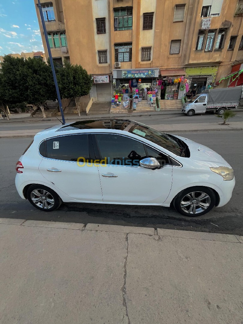 Peugeot 208 2015 208