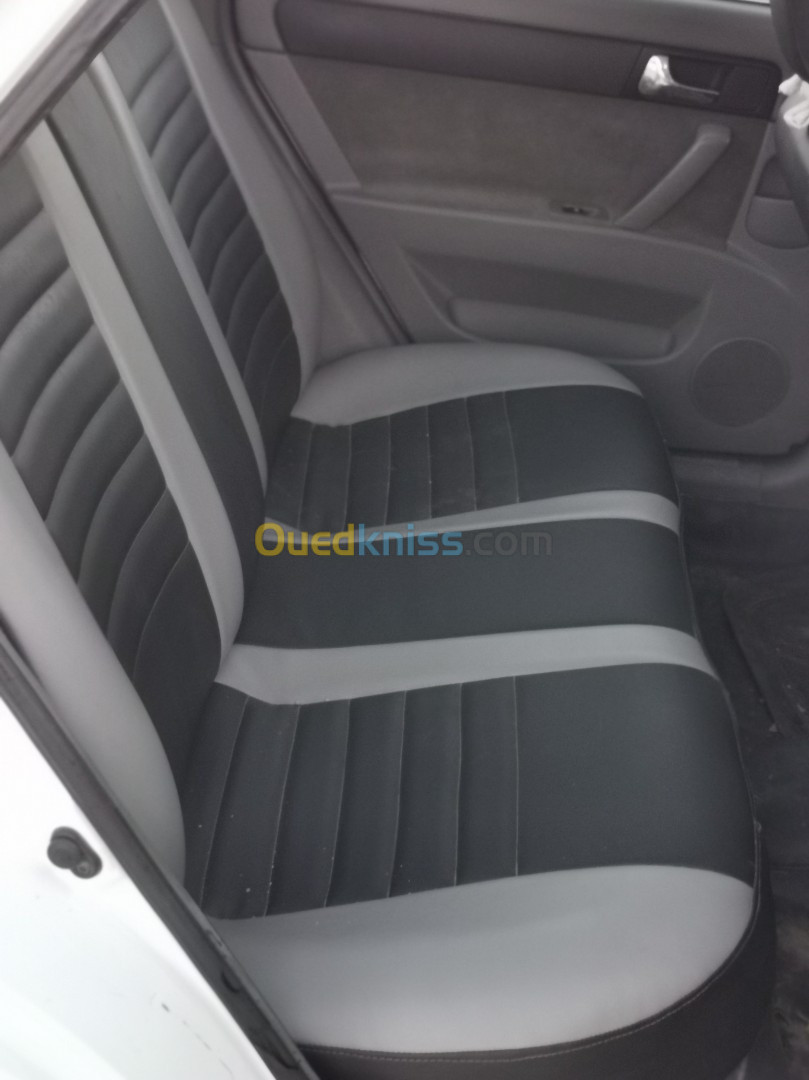 Chevrolet Optra 4 portes 2012 