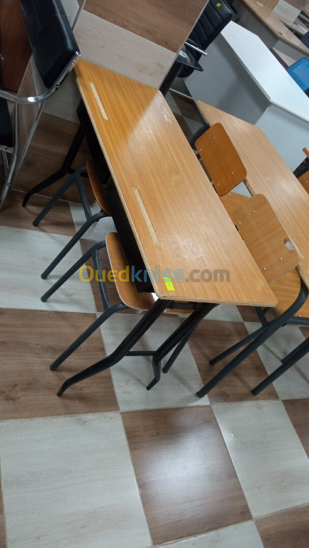 Table et chaises scolaire 