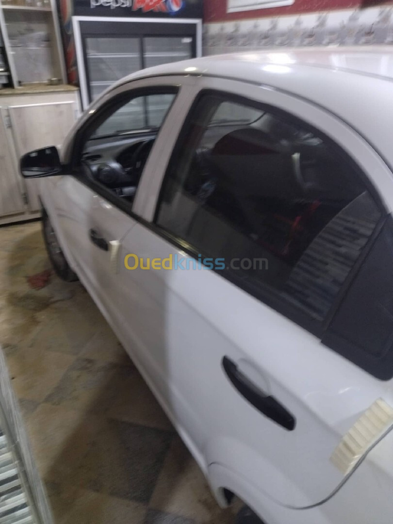 Chevrolet Aveo 4 portes 2015 Aveo 4 portes