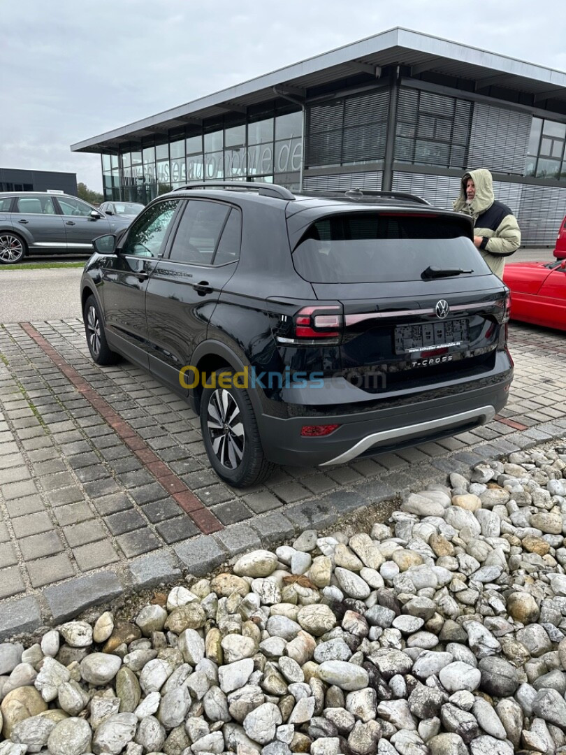 Volkswagen T-Cross 2023 Move