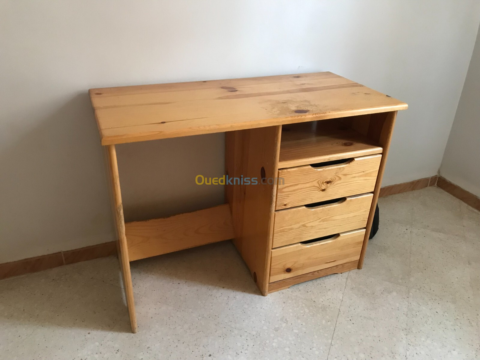 BUREAU (BOIS ROUGE)