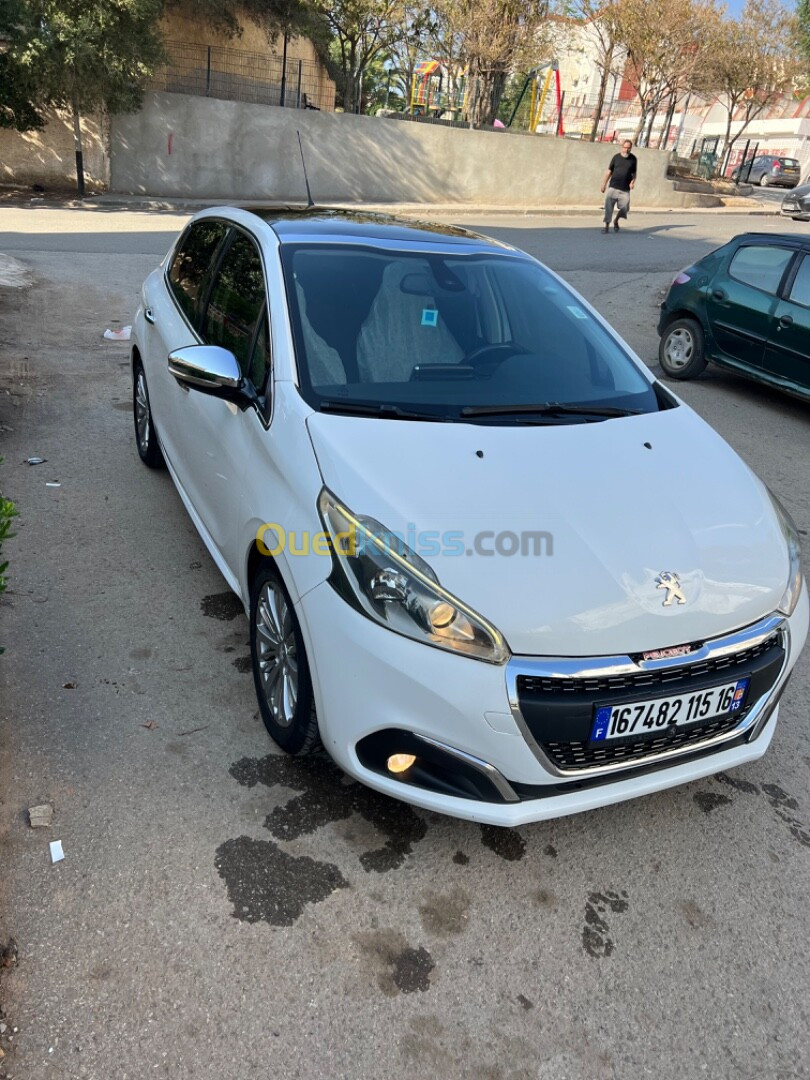 Peugeot 208 2015 Allur facelift