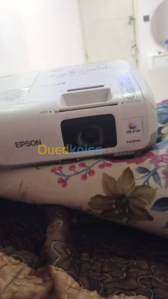 Data show epson ebx27 