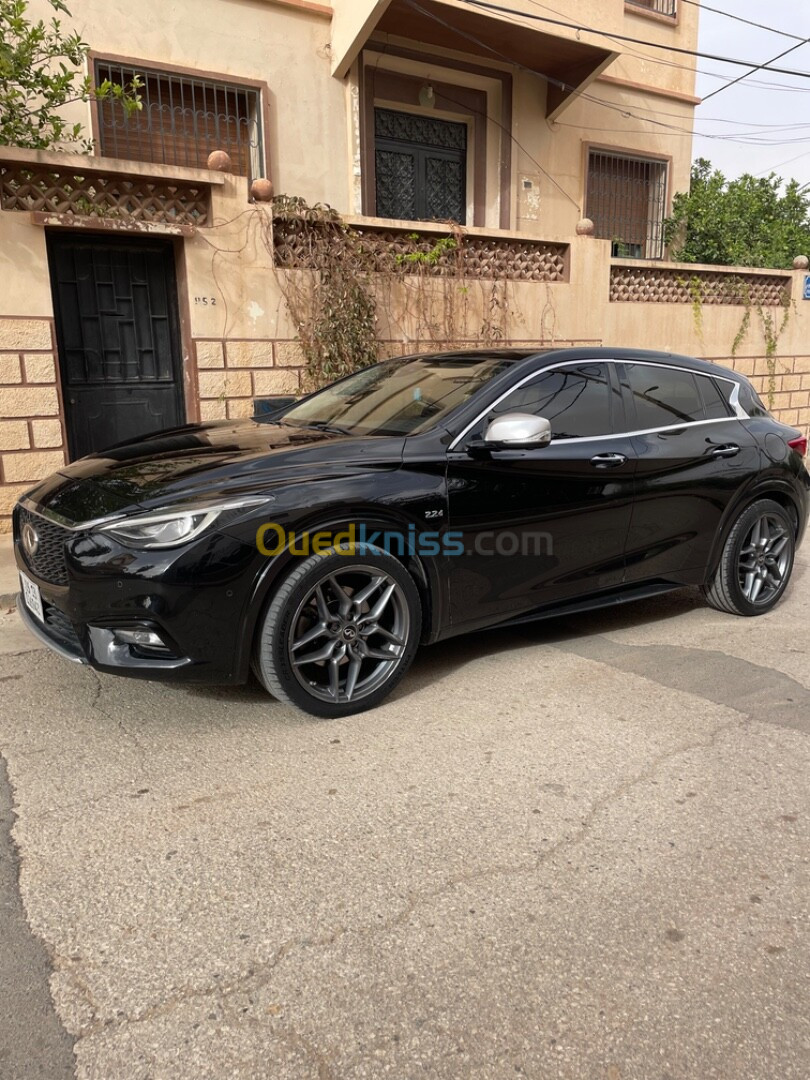 Infiniti Q30 2016 