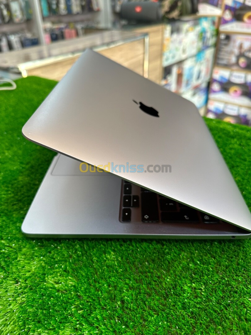 MacBook pro 2019 16.2" Touch Bar i9 16G ram 1TB SSD et disponible 512G