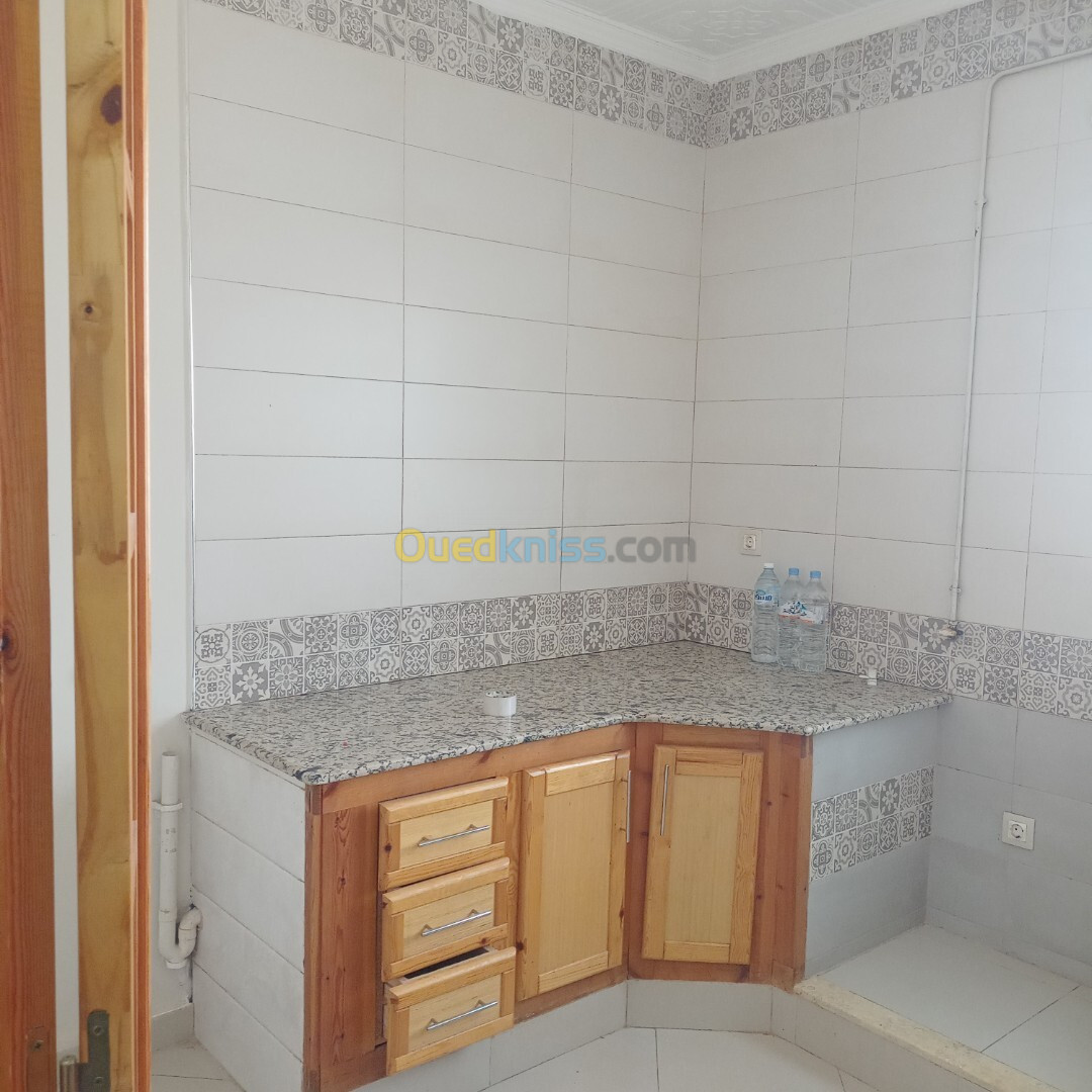 Location Niveau De Villa F01 Blida Soumaa