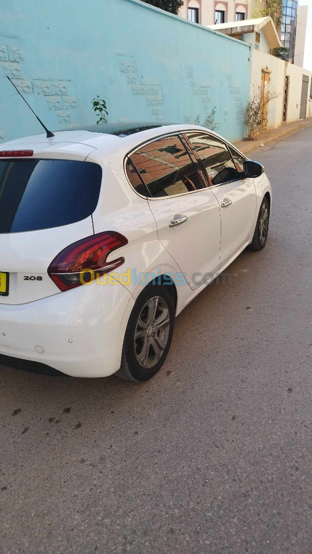 Peugeot 208 2015 208