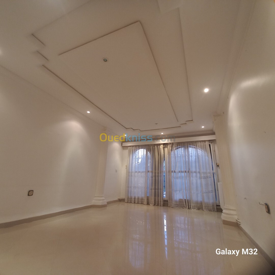 Location Appartement F4 Constantine Constantine