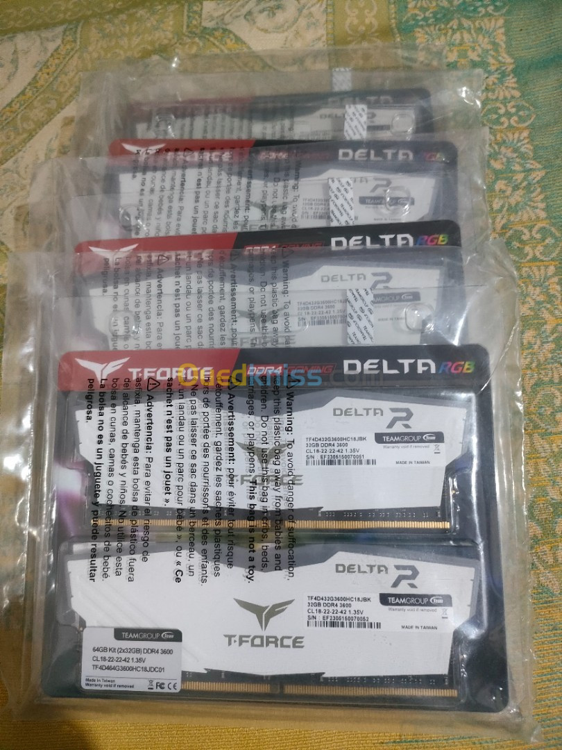 TEAMGROUP T-Force Delta RGB DDR4 64GB(2x32GB) 3600MHz (PC4-28800)CL18 