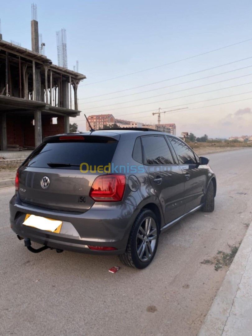 Volkswagen Polo 2016 Carrat+