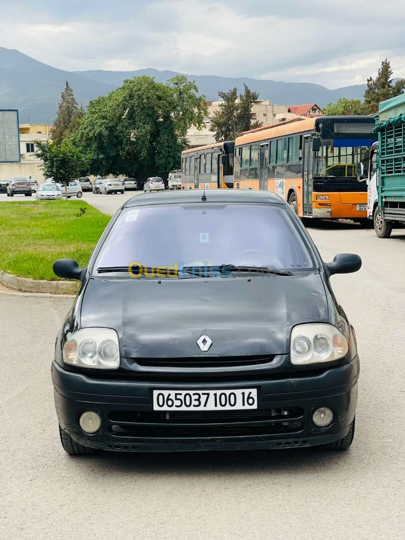 Renault Clio 2 2000 Initial