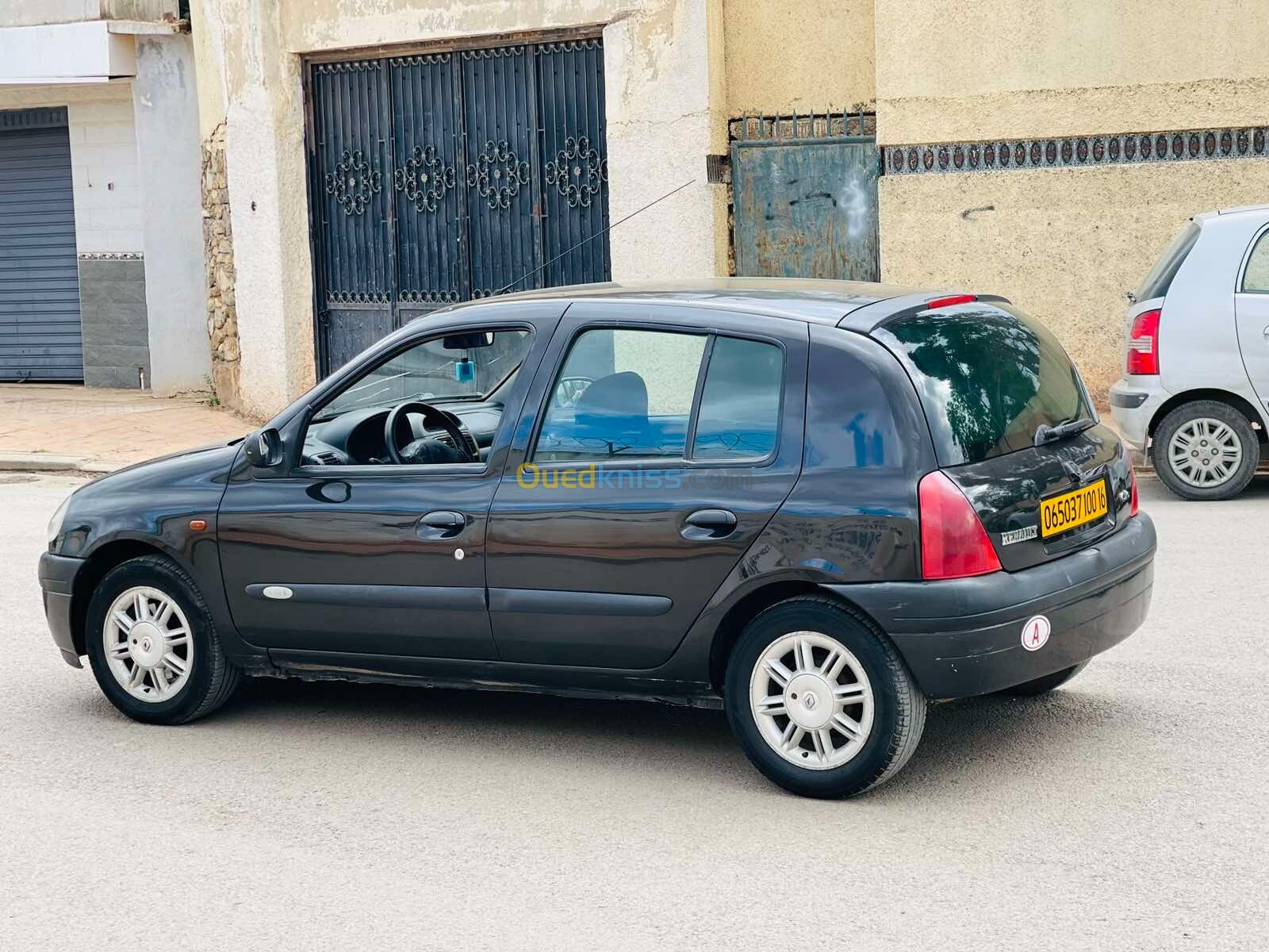 Renault Clio 2 2000 Intial