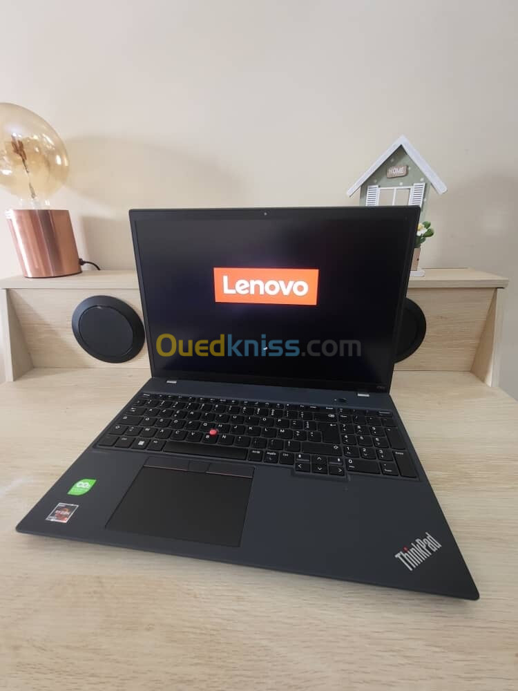 LENOVO THINKPAD P16s G2 | RYZEN 7 PRO 7840U w | 32GB RAM | 512GB SSD | RADEON 780M GRAPHICS 4GB