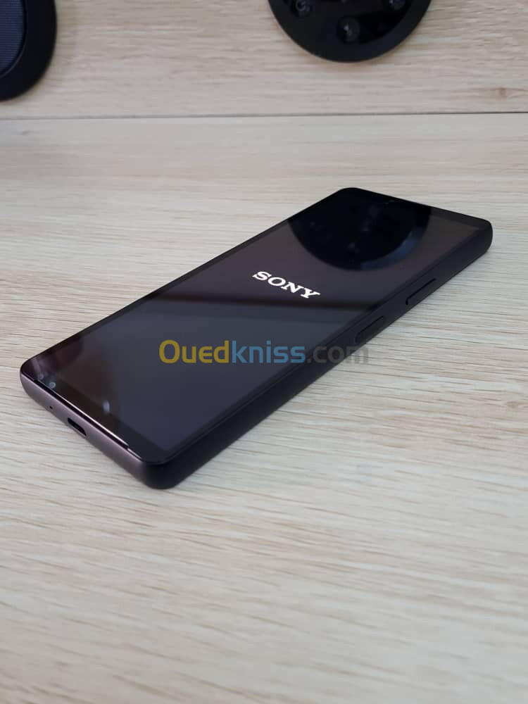 Sony Xperia 10 VI Noir - 6.1 Pouces 21:9 Wide OLED - Trois Longueurs Focales - Prise Jack 3.5 mm - Android 14 - 128GO - 8GO RAM