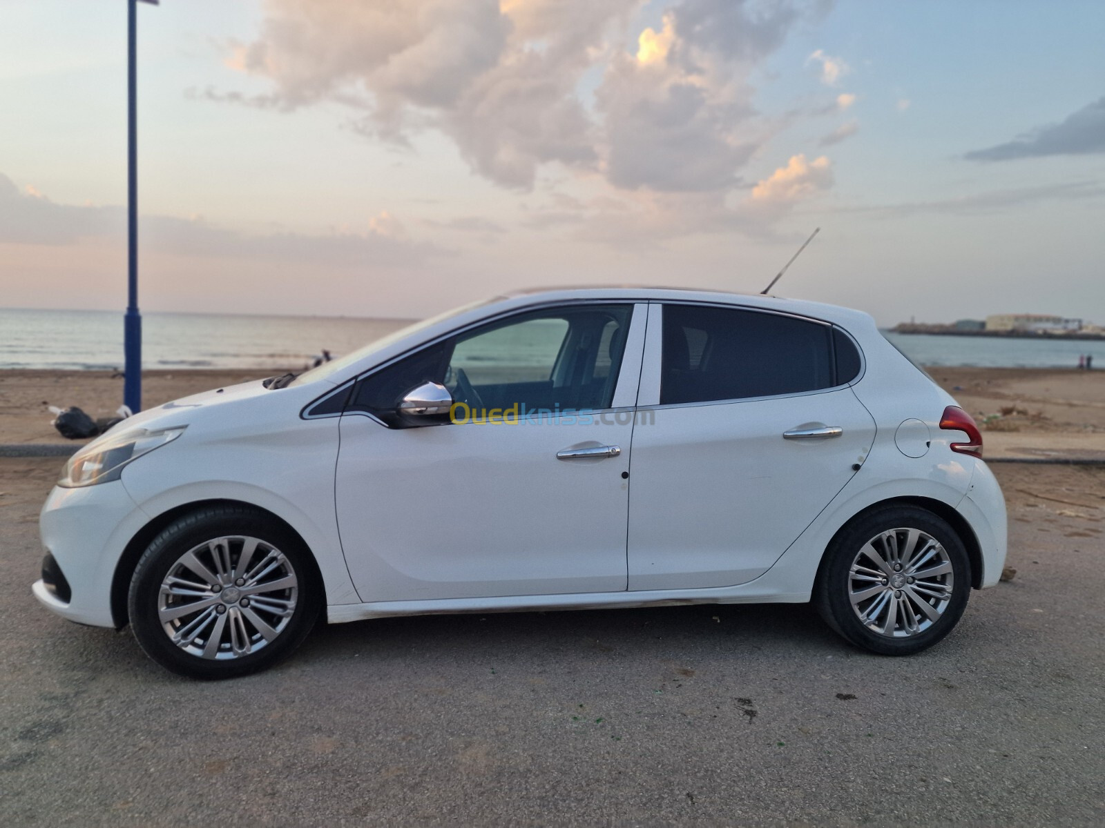 Peugeot 208 2016 Allure Facelift