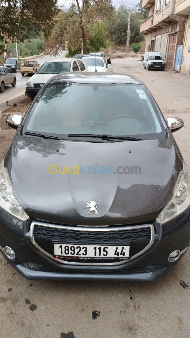 Peugeot 208 2015 Active+ Tout option