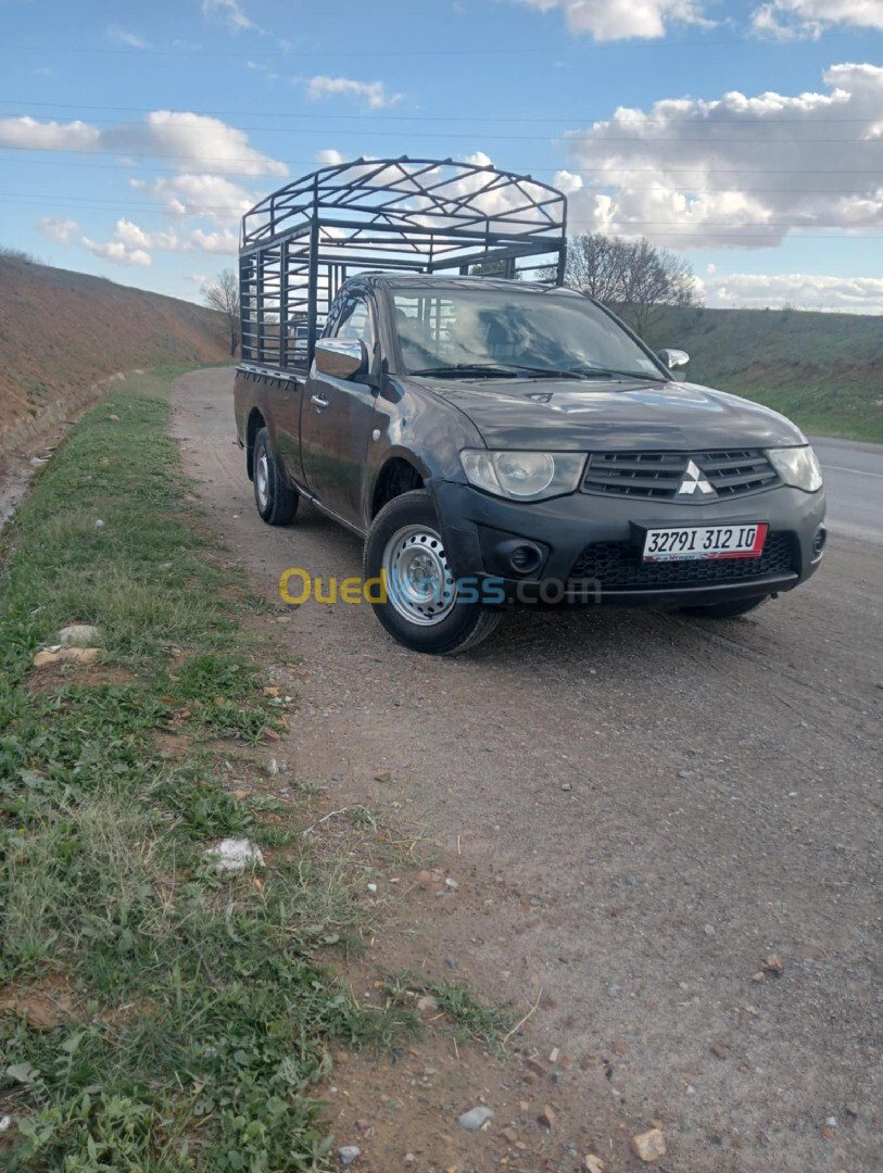 Mitsubishi L200 2012 