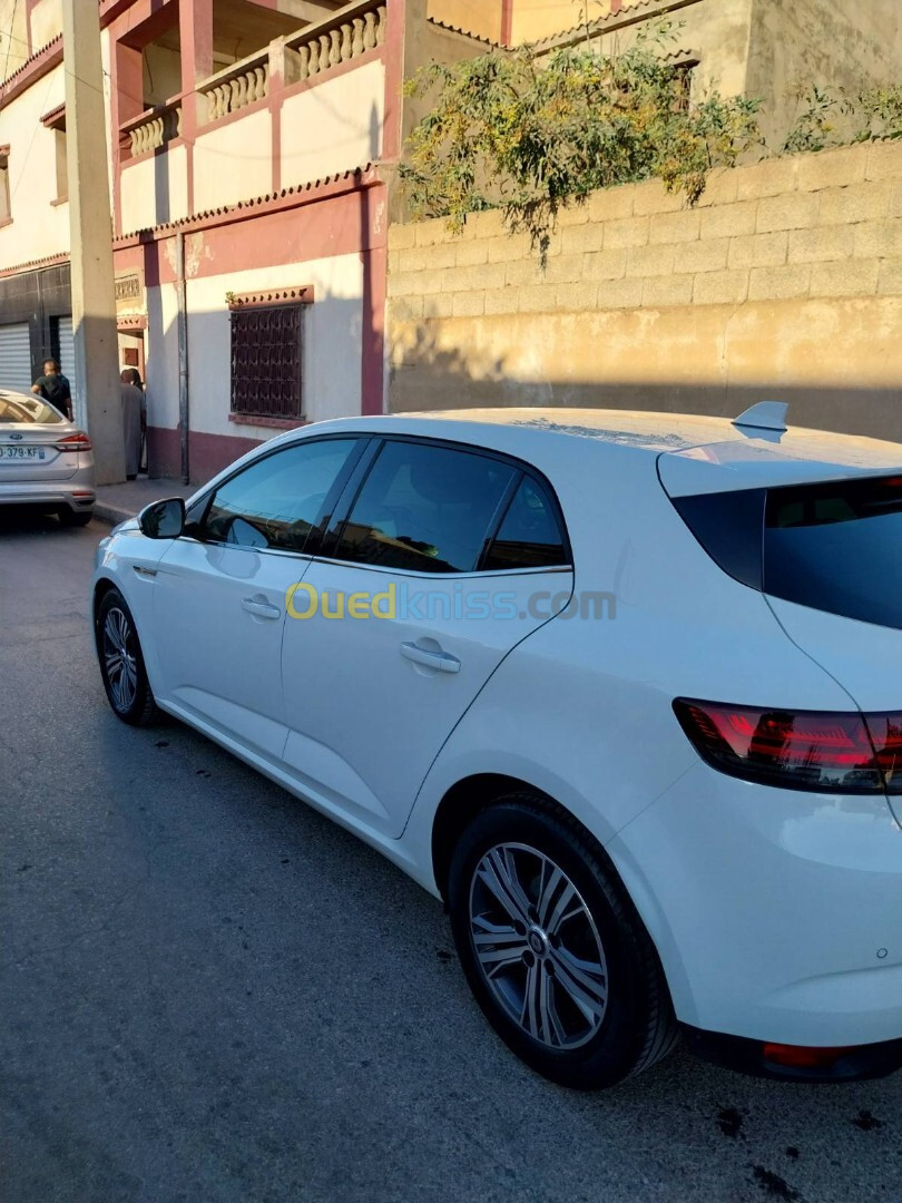 Renault Megane 3 2022 Intense