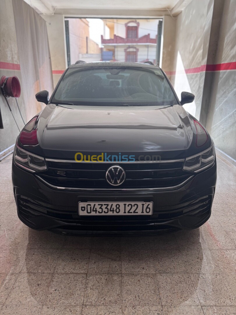 Volkswagen Tiguan 2022 Black black