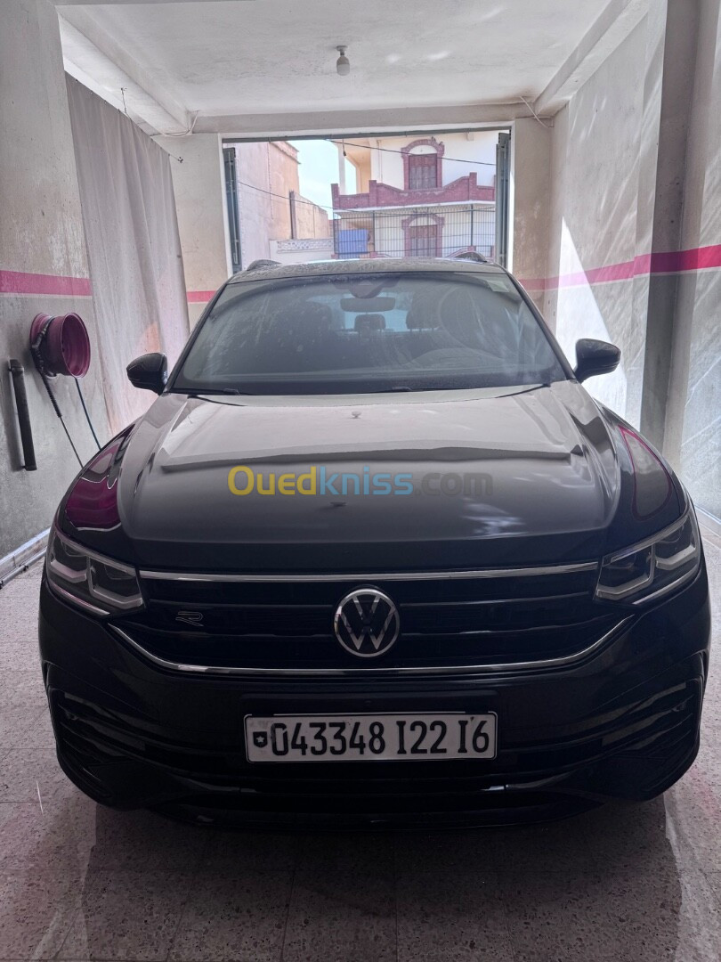 Volkswagen Tiguan 2022 Black black