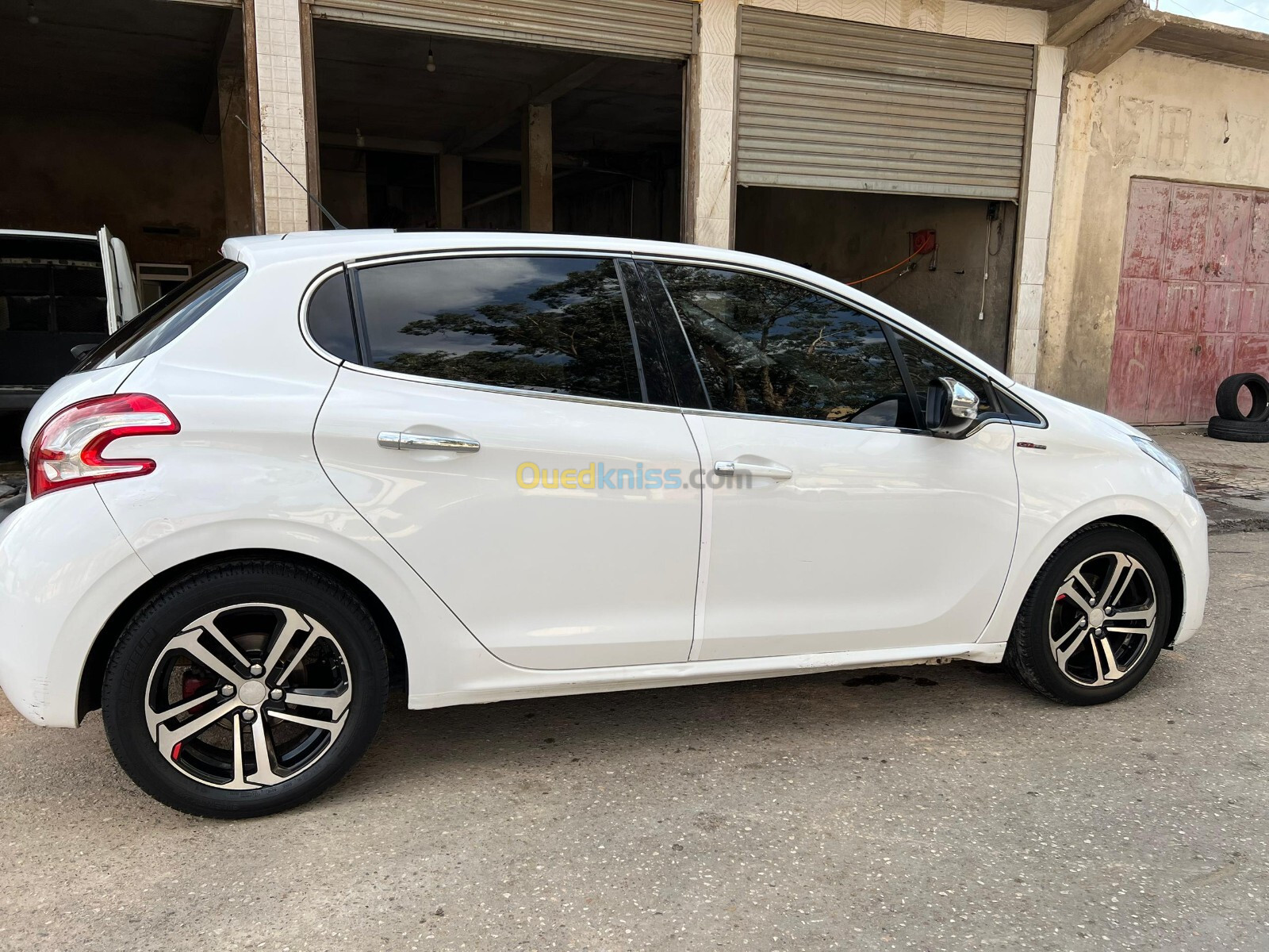 Peugeot 208 2015 Allure