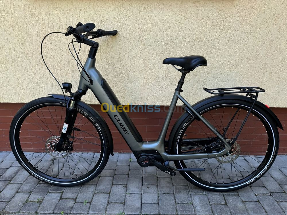 Vélo électrique CUBE 2024