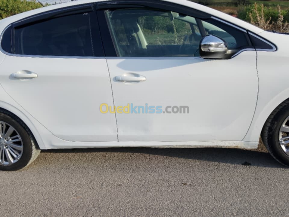 Peugeot 208 2019 Allure Facelift