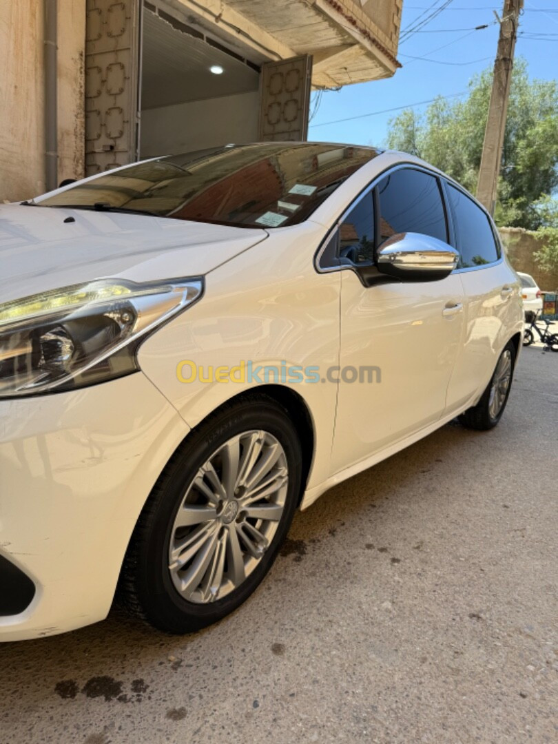 Peugeot 208 2016 