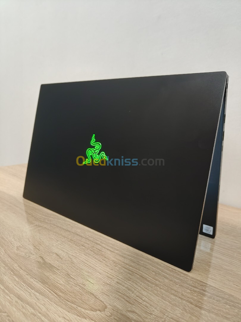 Razer BLADE15 / i7 10th/ 16GB RAM / 1000GB SSD  