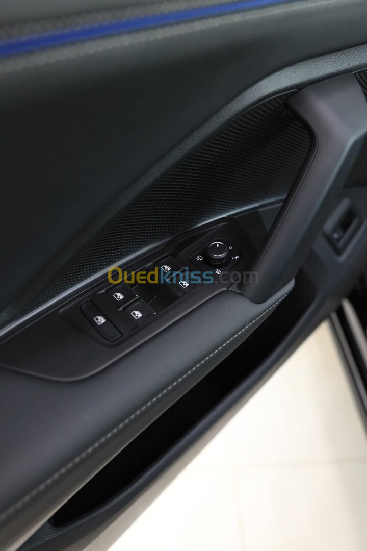 Volkswagen TIGUAN 2024 R LINE INTERIEUR EXTERIEUR