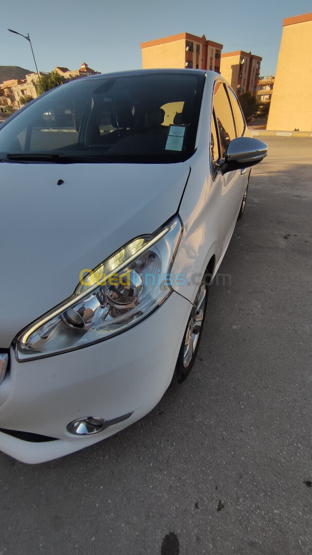 Peugeot 208 2014 Allure