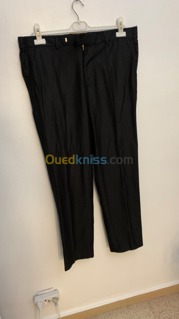 Costume occasion hugo boss taille 44_46