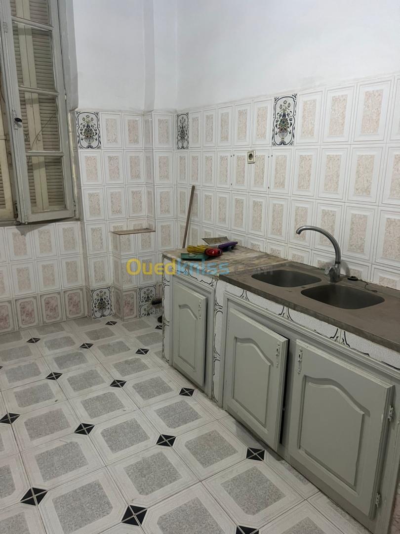 Location Appartement F5 Alger Kouba