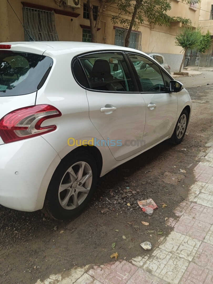 Peugeot 208 2014 Allure