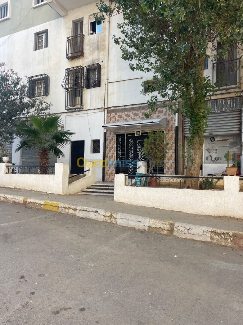 Cherche achat Appartement F4 Alger El achour