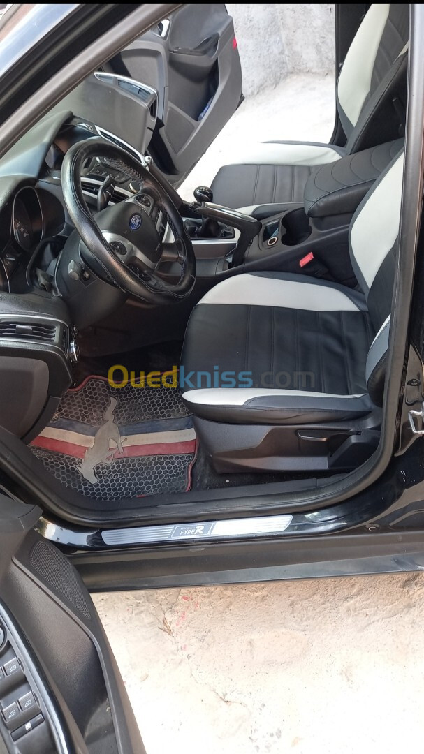 Ford Focus 5 portes 2012 Titanium