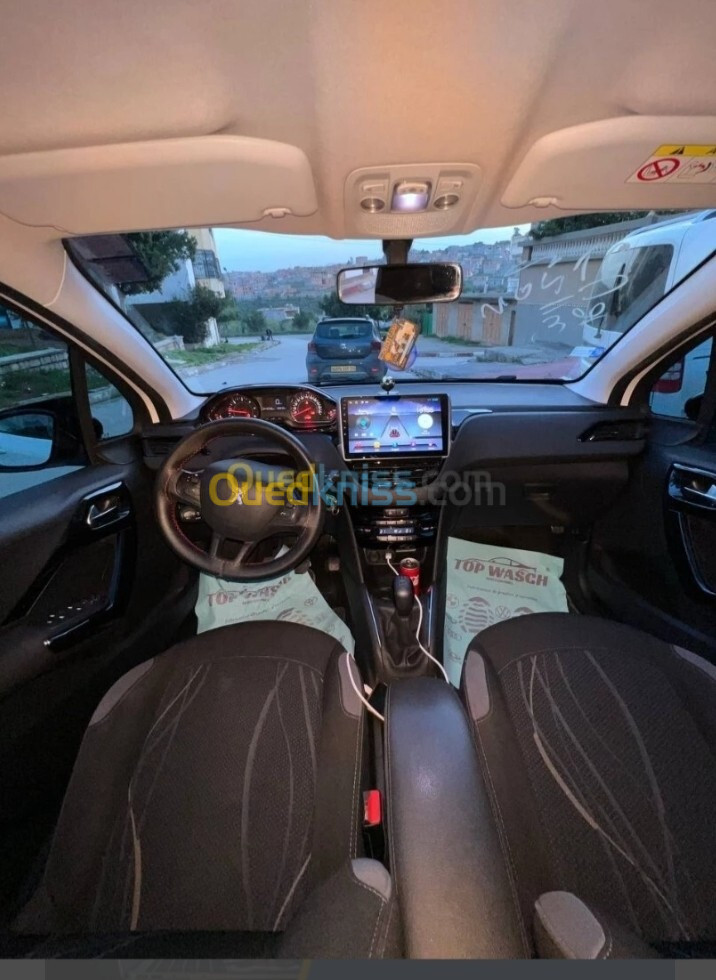 Peugeot 208 2015 Active