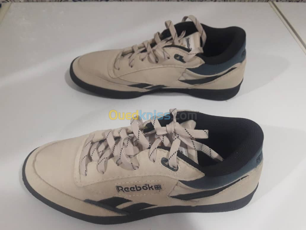 Chaussure neuve de marque Reebok original venue de France 