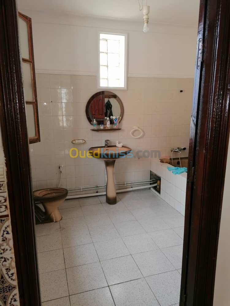 Location Appartement F3 Alger Rais hamidou