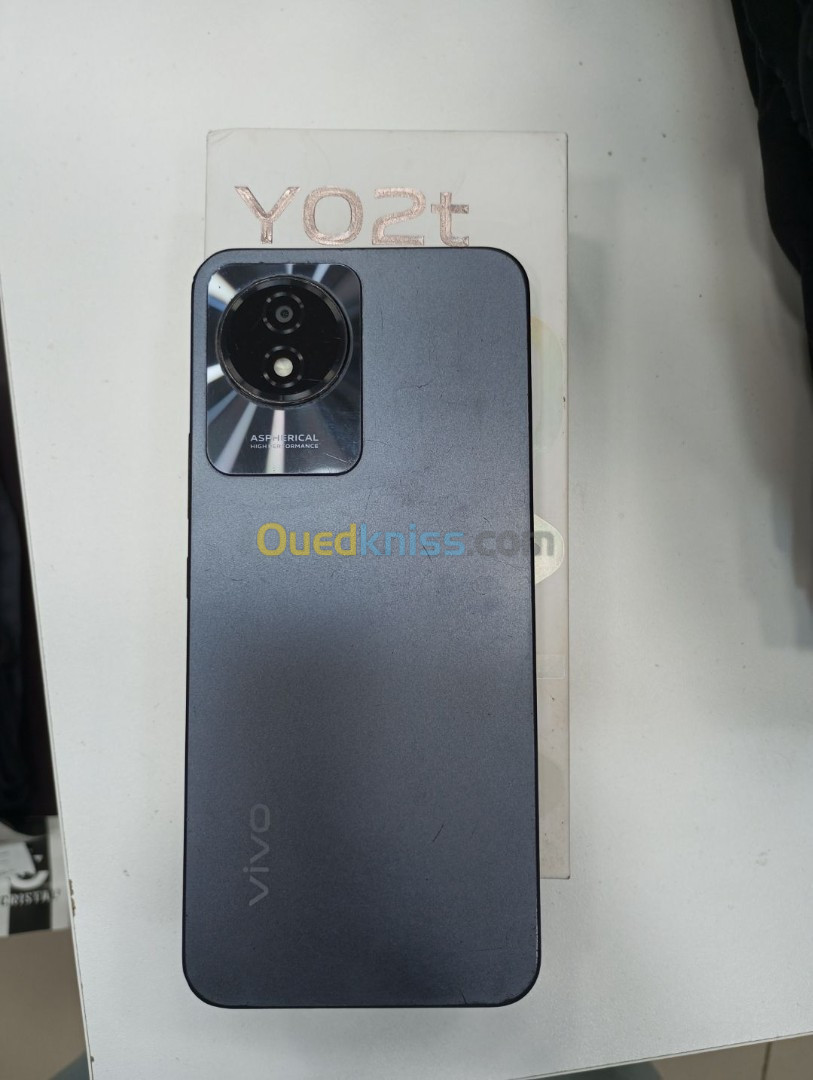 Vivo y02t stockage 64 ram 4 avec chargeur et boîte Vivo y02t