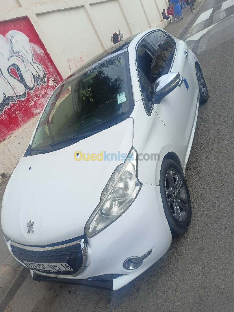 Peugeot 208 2015 