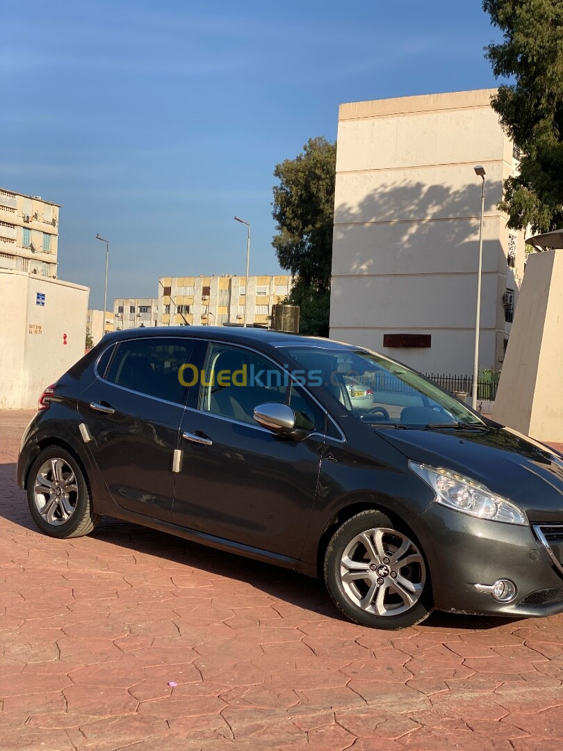 Peugeot 208 2014 Allure