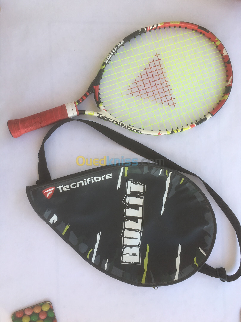  Raquette de tennis Junior en Aluminium de Marque Tecnifibre Bullit 53 en éxèlent état 