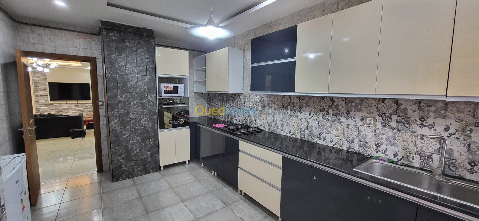 Location Appartement F4 Batna Batna