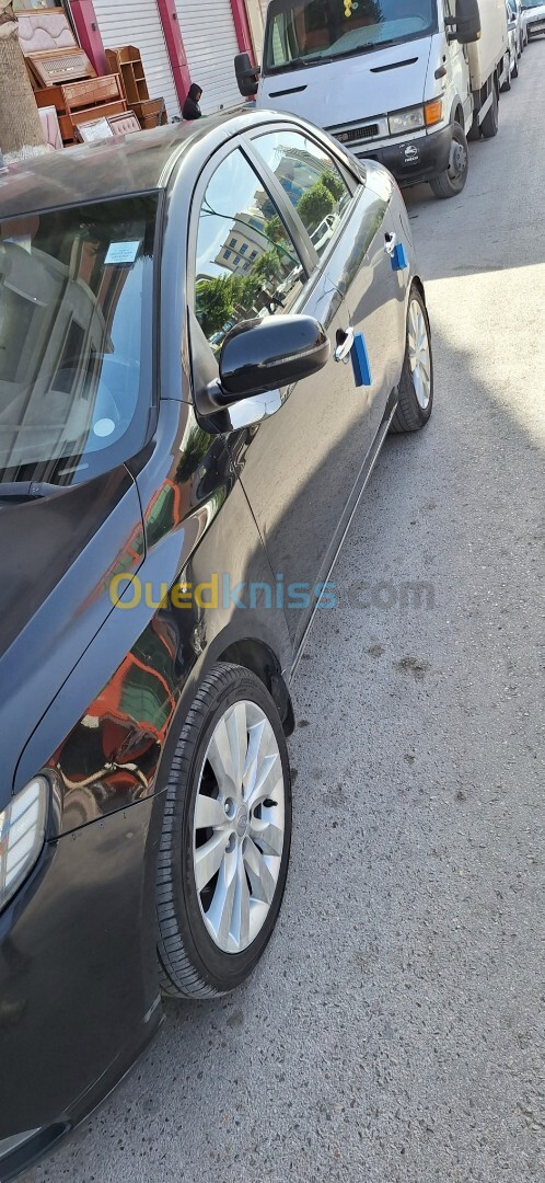 Kia Cerato 2011 3